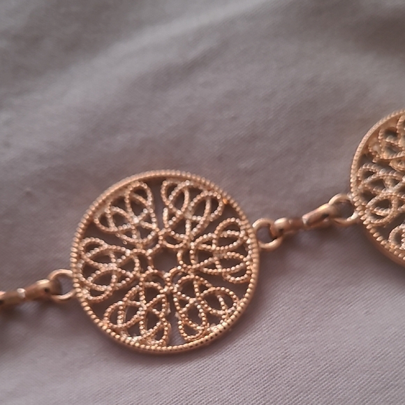 Elegant Gold coin style wrap belt - Picture 2 of 3